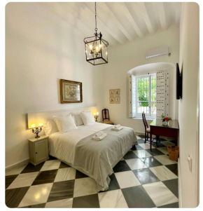 GATU PREMIUM Apartamento Palacio Oneto con Jardín Privado Solo familias o grupo mayores de 30 años y familias, El Puerto De Santa Maria